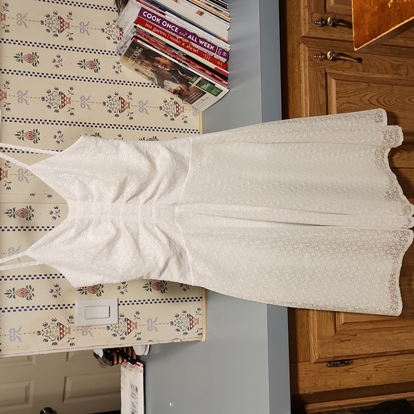 De LaRue collection spaghetti strap Jr's size 3/4 white dress - Picture 1 of 4